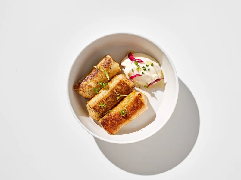 Блины с курицей и грибами со сметаной
