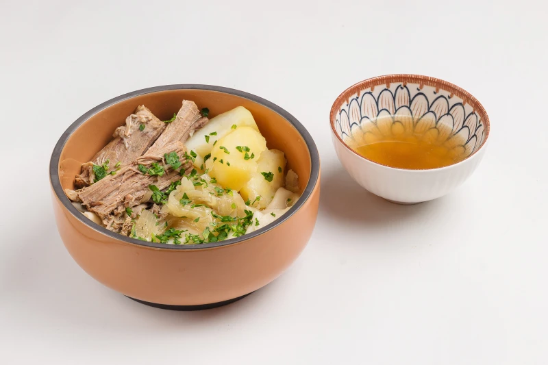 Бешбармак с говядиной, кониной и уткой