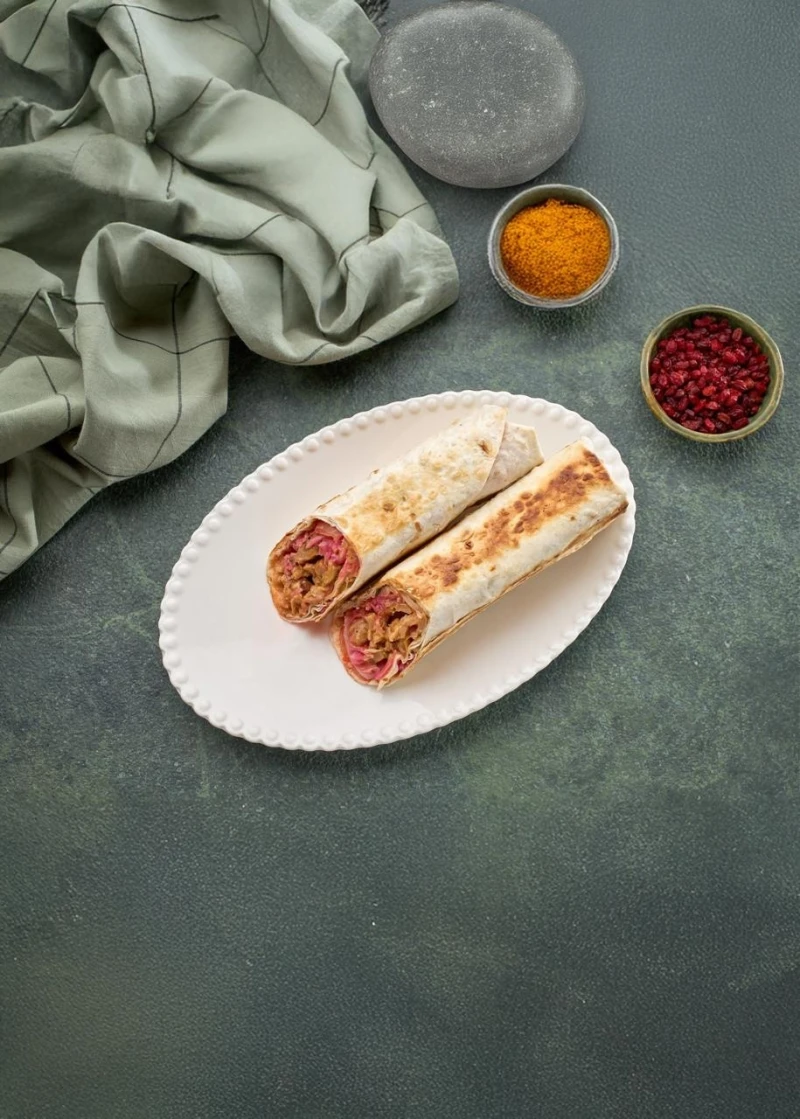 Шаурма с цыпленком и маринованными овощами - авторская шаурма от шефа с пряными овощами