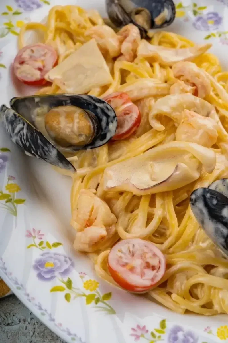 Лингвини  в сливочном соусе с морепродуктами