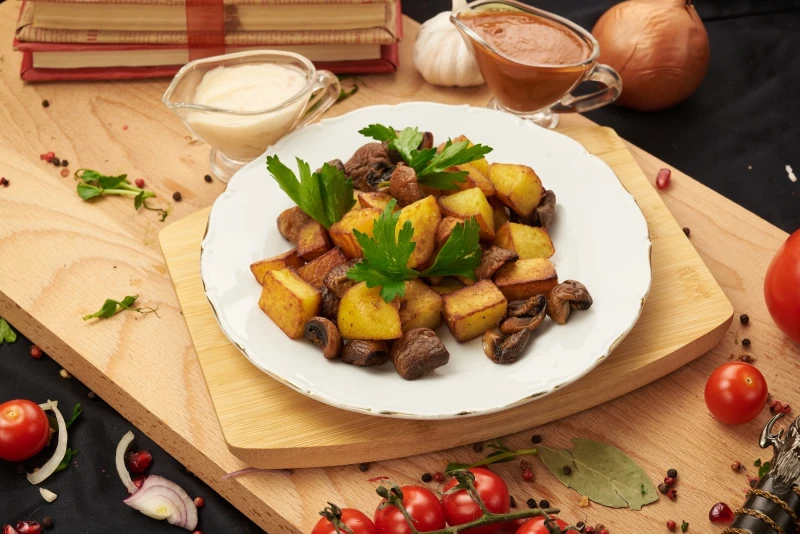 Картофель по деревенский с грибами