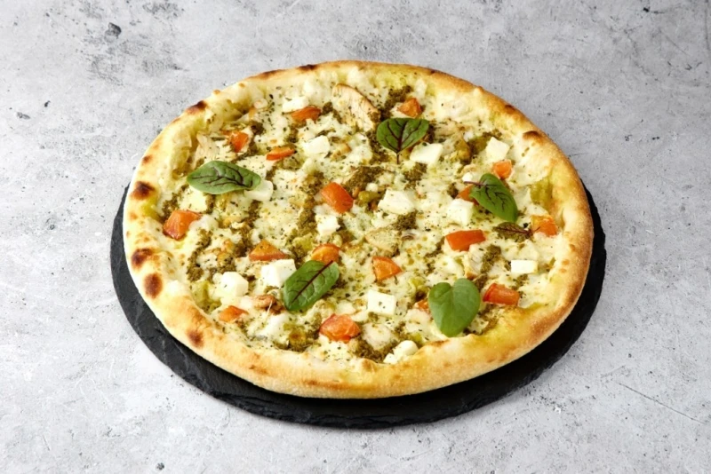 Пицца курица и песто 560 гр.